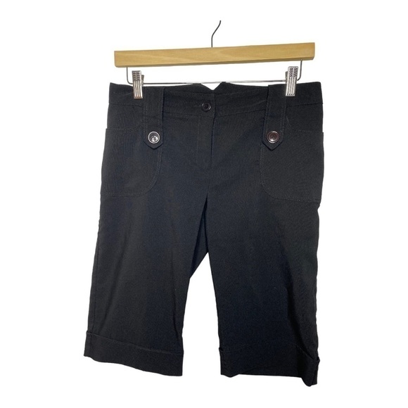 𝅺mkm Designs Bermuda Dress Shorts, size 5-6 Women’s black, buttons on pockets - Picture 1 of 5